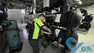 風冷螺桿中央空調維修保養全攻略 高效維護與故障預防指南?