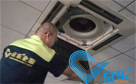 中央空調冬天吹冷風怎么辦