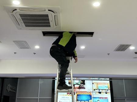 關乎企業運營 大型商業中央空調風機盤管清洗判斷要點