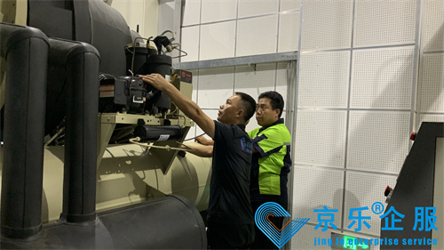 大型空調(diào)設(shè)備機組壓縮機維修
